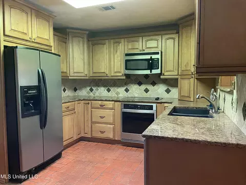 Kitchen - 500 Charles St, Brookhaven, MS 39601 photo 2 of 2