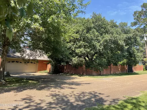 Exterior - 500 Charles St, Brookhaven, MS 39601 photo 2 of 6