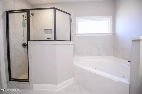 Bath - 4689 E Dublin, Olive Branch, MS 38654 photo 4 of 7