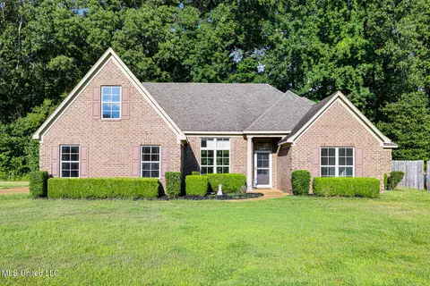 159 Castle Pines Cv, Byhalia, MS 38611