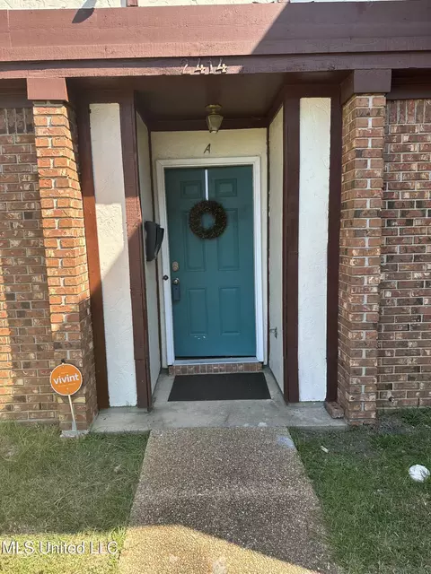 2414 River Oaks Blvd #A, Jackson, MS 39211