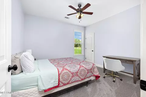 Bedroom - 608 Shadow View Dr, Hernando, MS 38632 photo 5 of 6