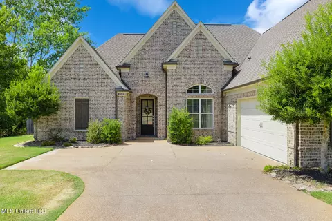 Exterior - 608 Shadow View Dr, Hernando, MS 38632 photo 2 of 5