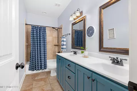Bath - 608 Shadow View Dr, Hernando, MS 38632 photo 5 of 5