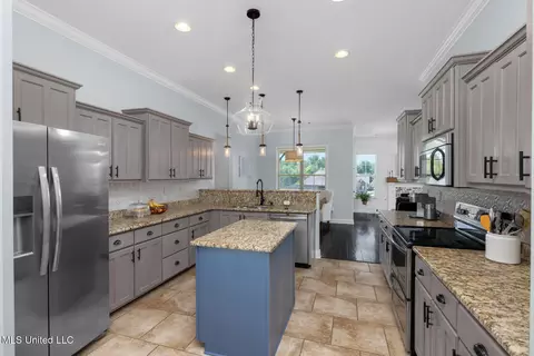Kitchen - 608 Shadow View Dr, Hernando, MS 38632 photo 1 of 4