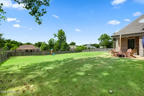 Exterior - 608 Shadow View Dr, Hernando, MS 38632 photo 4 of 5