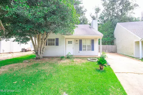 316 N Grove Cir, Brandon, MS 39047
