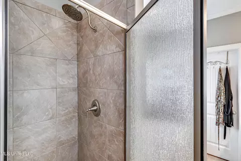 Bath - 237 Buckhead Dr, Madison, MS 39110 photo 3 of 4