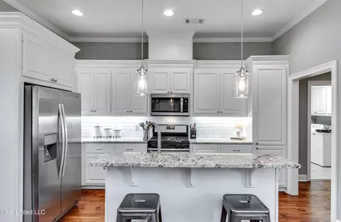 Kitchen - 237 Buckhead Dr, Madison, MS 39110 photo 2 of 3