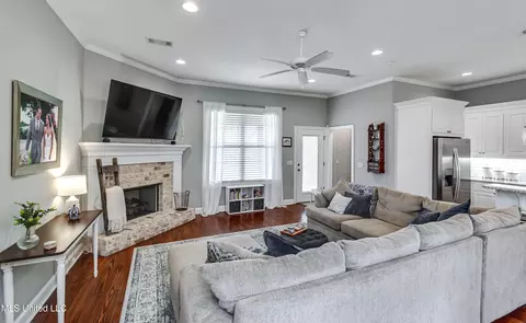 Living - 237 Buckhead Dr, Madison, MS 39110 photo 4 of 4