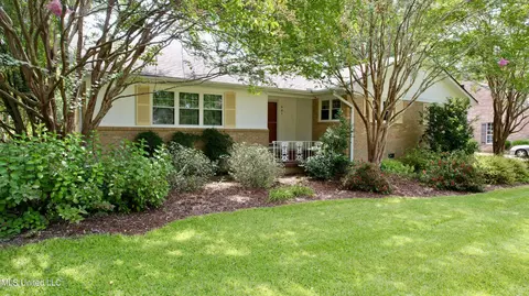 Exterior - 901 Morningside Dr, Brookhaven, MS 39601 photo 11 of 13