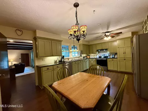 Kitchen - 901 Morningside Dr, Brookhaven, MS 39601 photo 5 of 5