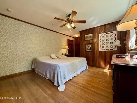 Bedroom - 901 Morningside Dr, Brookhaven, MS 39601 photo 2 of 5