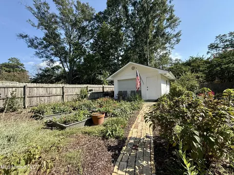 Exterior - 901 Morningside Dr, Brookhaven, MS 39601 photo 4 of 13