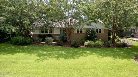 Exterior - 901 Morningside Dr, Brookhaven, MS 39601 photo 12 of 13