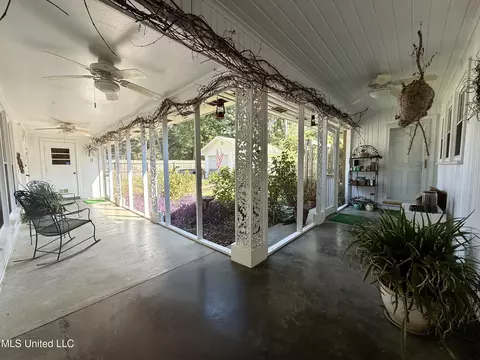 Exterior - 901 Morningside Dr, Brookhaven, MS 39601 photo 1 of 13