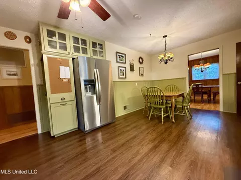 Dining - 901 Morningside Dr, Brookhaven, MS 39601 photo 1 of 3