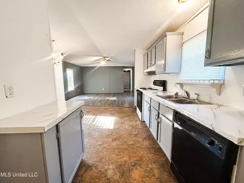 544 Sunset Ln, Florence, MS 39073 photo 9