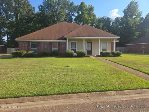 2087 Branch Creek Dr, Byram, MS 39272