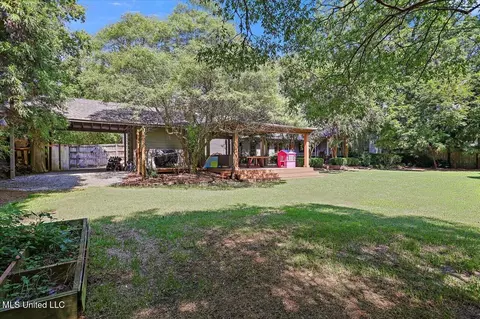 Exterior - 3844 Hawthorne Dr, Jackson, MS 39206 photo 15 of 19