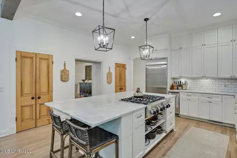 Kitchen - 3844 Hawthorne Dr, Jackson, MS 39206 photo 2 of 6