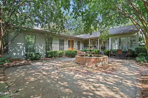 Exterior - 3844 Hawthorne Dr, Jackson, MS 39206 photo 11 of 19