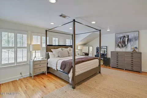 Bedroom - 3844 Hawthorne Dr, Jackson, MS 39206 photo 6 of 8
