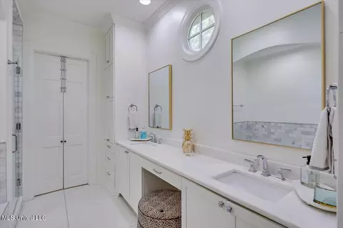 Bath - 3844 Hawthorne Dr, Jackson, MS 39206 photo 1 of 6
