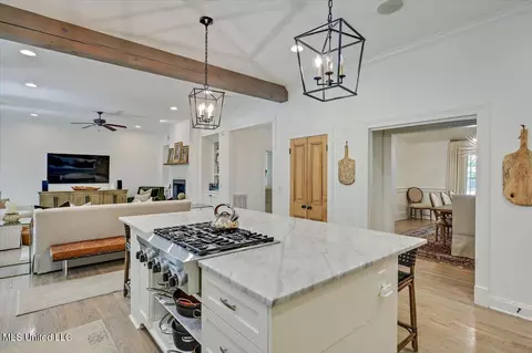 Kitchen - 3844 Hawthorne Dr, Jackson, MS 39206 photo 3 of 6