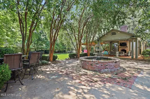Exterior - 3844 Hawthorne Dr, Jackson, MS 39206 photo 9 of 19