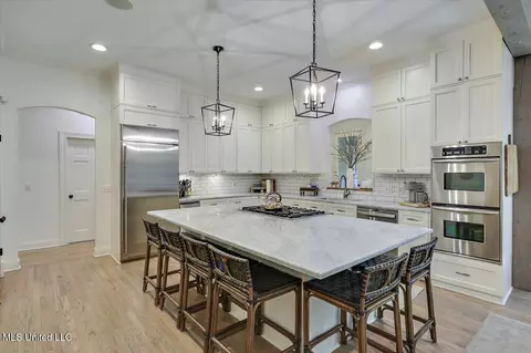 Kitchen - 3844 Hawthorne Dr, Jackson, MS 39206 photo 1 of 6