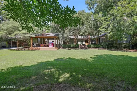 Exterior - 3844 Hawthorne Dr, Jackson, MS 39206 photo 16 of 19