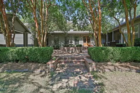 Exterior - 3844 Hawthorne Dr, Jackson, MS 39206 photo 18 of 19