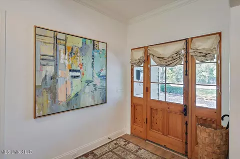 Entry Way - 3844 Hawthorne Dr, Jackson, MS 39206 photo 1 of 8