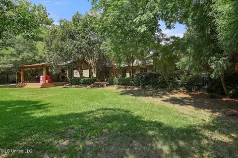 Exterior - 3844 Hawthorne Dr, Jackson, MS 39206 photo 17 of 19