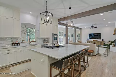Kitchen - 3844 Hawthorne Dr, Jackson, MS 39206 photo 5 of 6