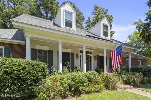614 Kinsington Ct, Ridgeland, MS 39157