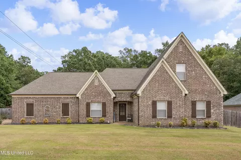 2898 Blackrock Dr, Nesbit, MS 38651