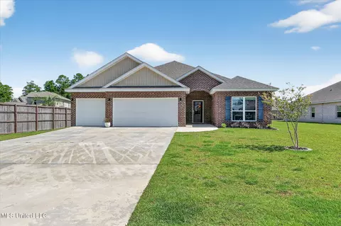 6004 Penni Ln, Ocean Springs, MS 39564