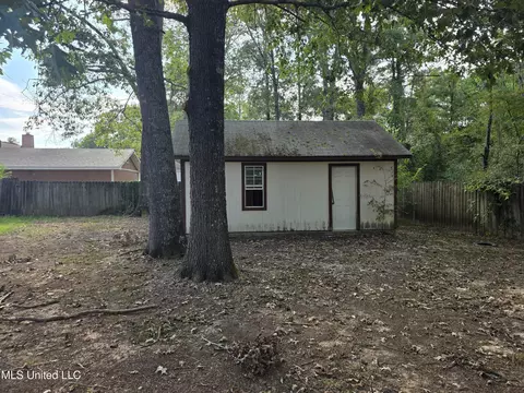 Exterior - 909 Eagles Nest Dr, Byram, MS 39272 photo 4 of 5
