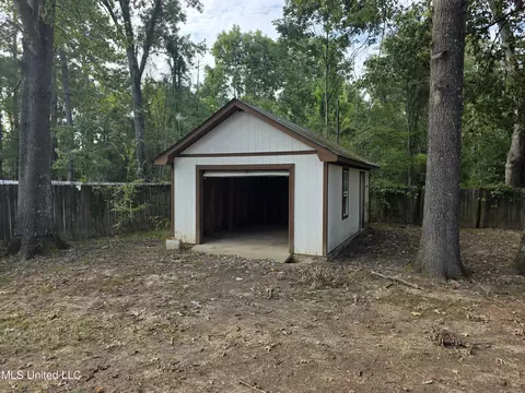Exterior - 909 Eagles Nest Dr, Byram, MS 39272 photo 5 of 5