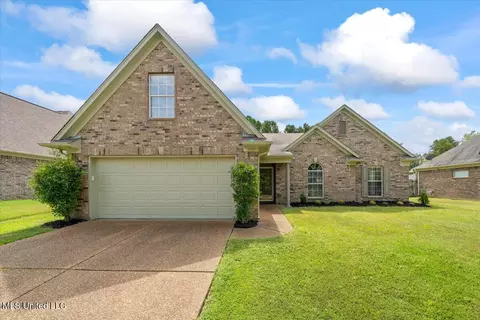 1377 Trafalgar Dr, Southaven, MS 38671
