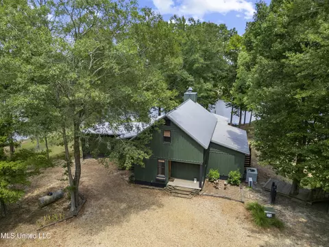 774 Davis Rd, Benton, MS 39039