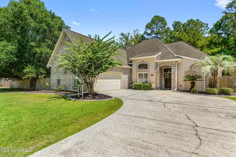6452 Kome Dr, Diamondhead, MS 39525
