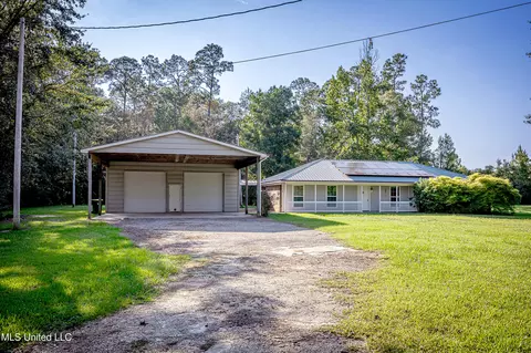 2431 Wade Glass Rd, Moss Point, MS 39562