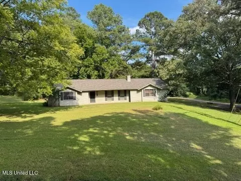 1713 Sherwood Circle Cir, Yazoo City, MS 39194