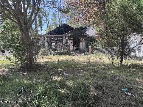 223 Kimbrough Dr, Jackson, MS 39212