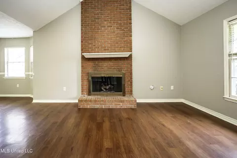 Living - 700 Bay Tree Dr, Flowood, MS 39232 photo 4 of 4