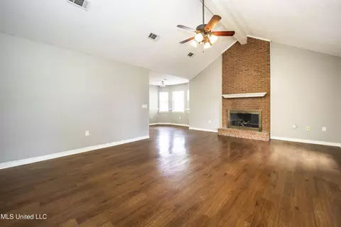 Living - 700 Bay Tree Dr, Flowood, MS 39232 photo 1 of 4