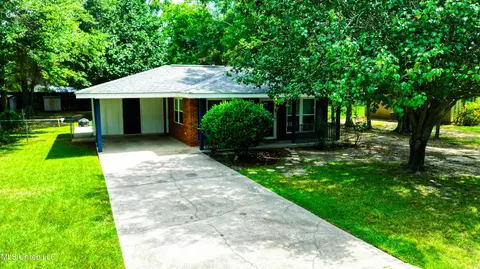 310 E Cherry Dr, Petal, MS 39465